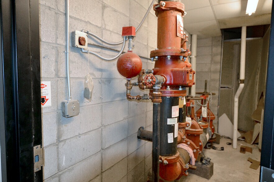 More Photos Of 317 Lincoln Hwy, Fairview Heights Auto Repair For Lease