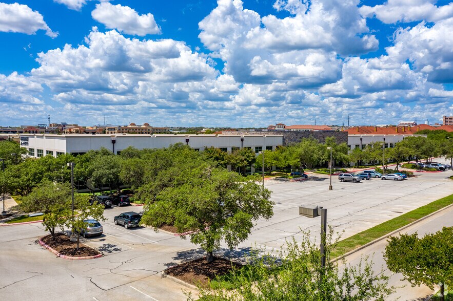 More Photos Of 211 N Loop 1604 E, San Antonio Office For Lease