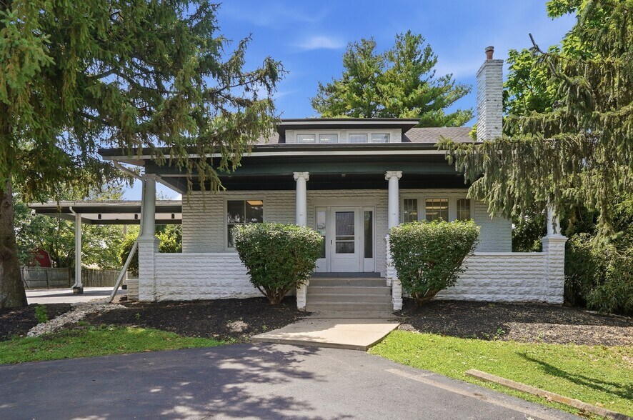 Primary Photo Of 7293 Beechmont Ave, Cincinnati Office For Sale