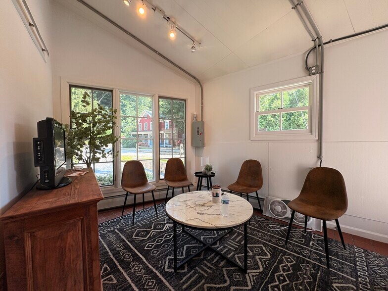 More Photos Of 3 E Cross St, Croton Falls Office For Lease