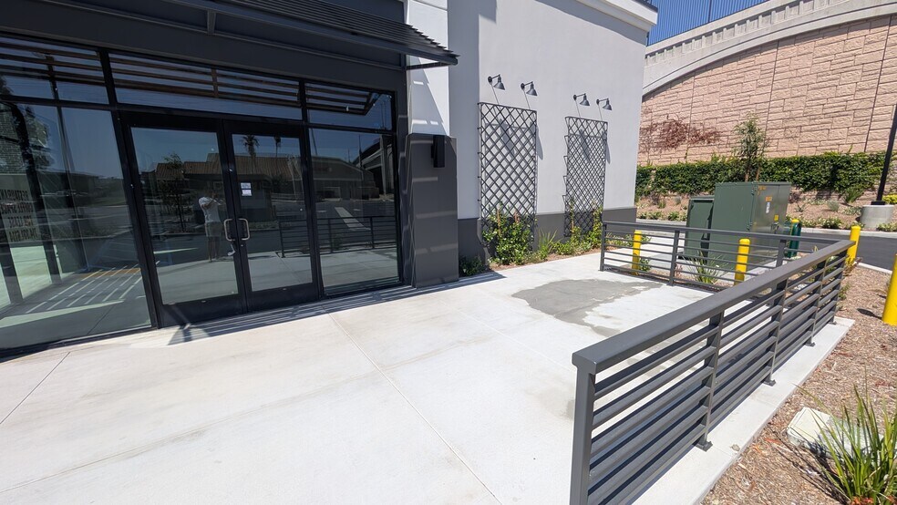 More Photos Of 2095 E Orangethorpe Ave, Placentia Fast Food For Lease