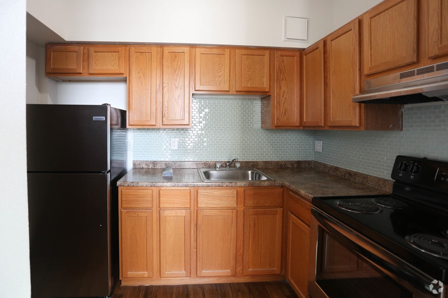More Photos Of 5457 Delmar Blvd, Saint Louis Apartments For Lease