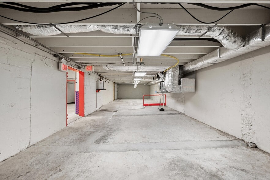 More Photos Of 225 E Pall Mall St, Winchester Flex For Sale