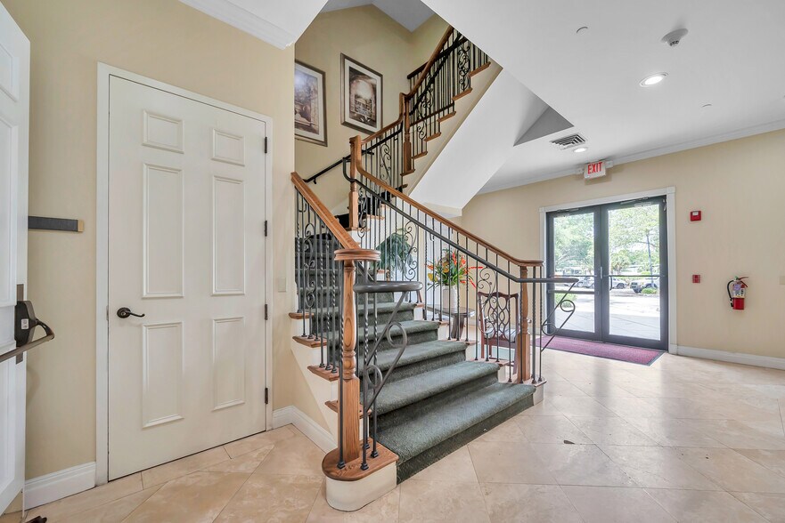 More Photos Of 15500 Roosevelt Blvd, Clearwater Office For Lease