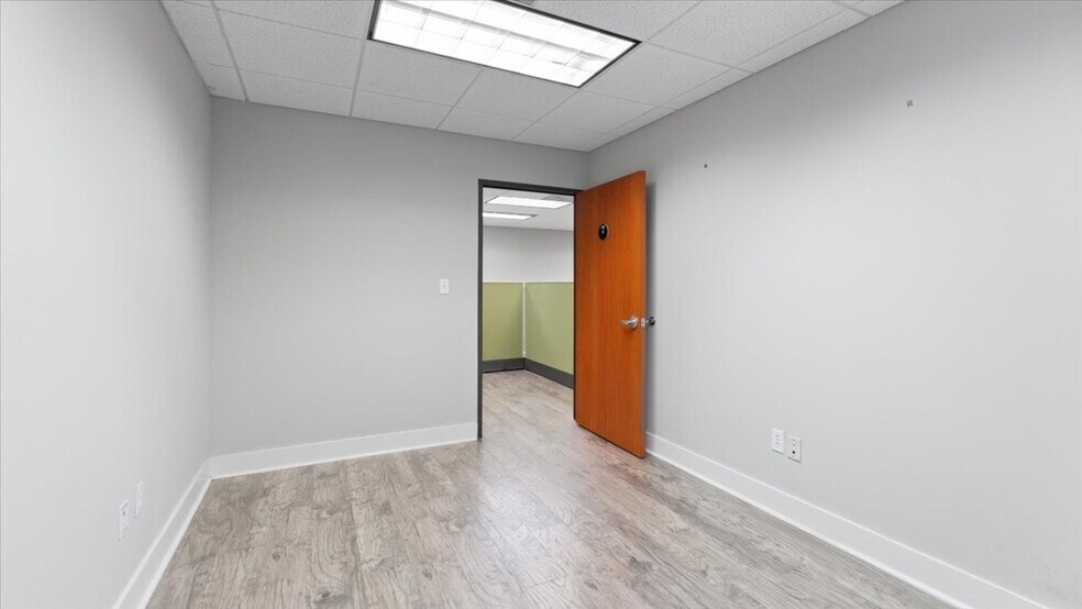 More Photos Of 10661 N Kendall Dr, Miami Office For Lease
