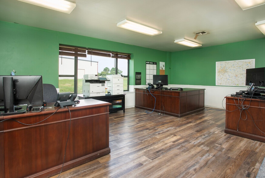 More Photos Of 8102 County Road 313 E, Tyler Distribution For Sale