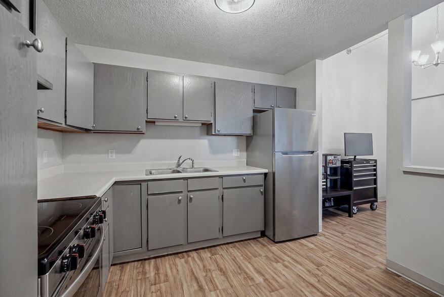 More Photos Of 985 Ivy Ave E, Saint Paul Apartments For Sale