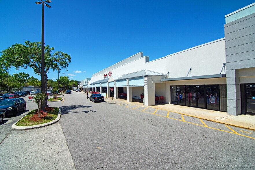 More Photos Of 8595 Beach Blvd, Jacksonville Unknown For Lease