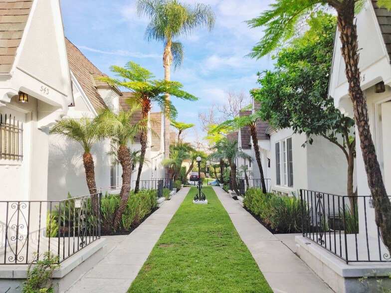 More Photos Of 537-545 1/2 N Orange Dr, Los Angeles Apartments For Sale