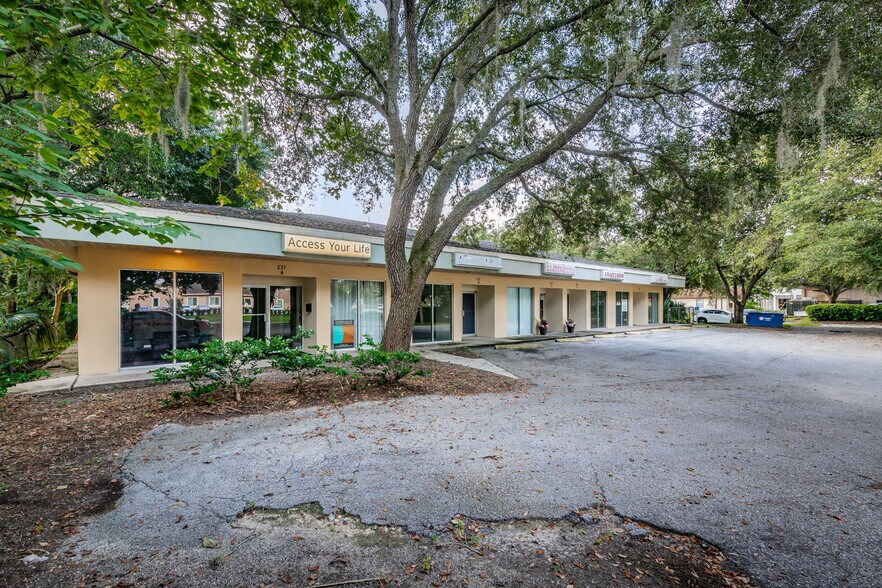 More Photos Of 221 Pauls Dr, Brandon Loft Creative Space For Lease
