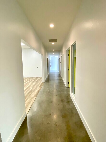 More Photos Of 1926 Kellogg Ave, Carlsbad Research And Development For Lease