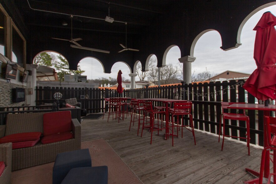 More Photos Of 11505 S Memorial Pky, Huntsville Storefront For Lease