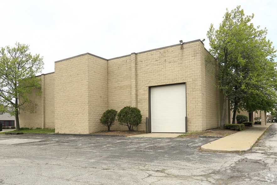 More Photos Of 24748 Aurora Rd, Bedford Heights Warehouse For Lease