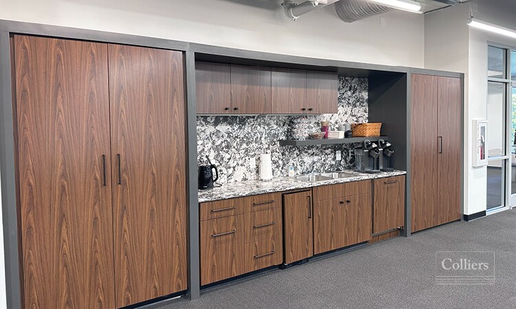 More Photos Of 856 S Pleasantburg Dr, Greenville Office For Lease