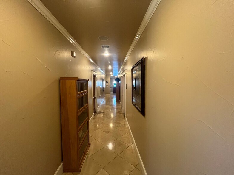 More Photos Of 310 W Main Ave, Round Rock Office For Sale