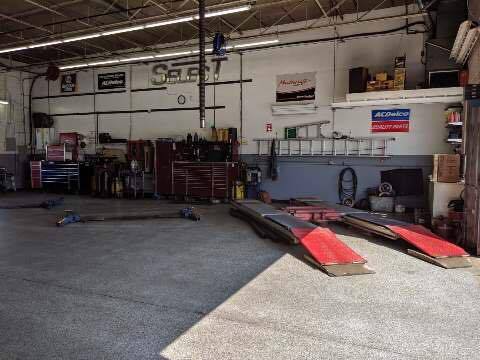 More Photos Of 3880 Industrial Ave, Rolling Meadows Auto Repair For Sale