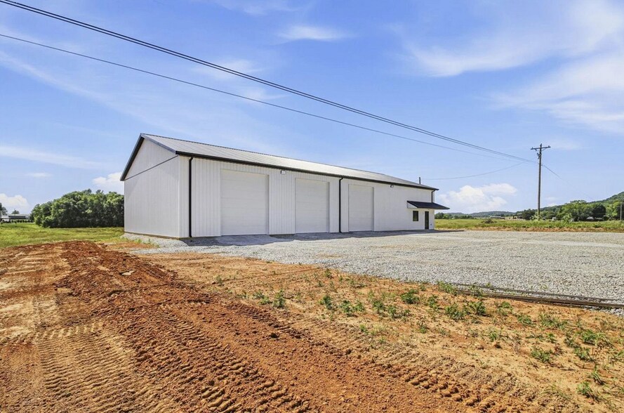 More Photos Of 7565 Happy Valley Rd, Cave City Warehouse For Sale