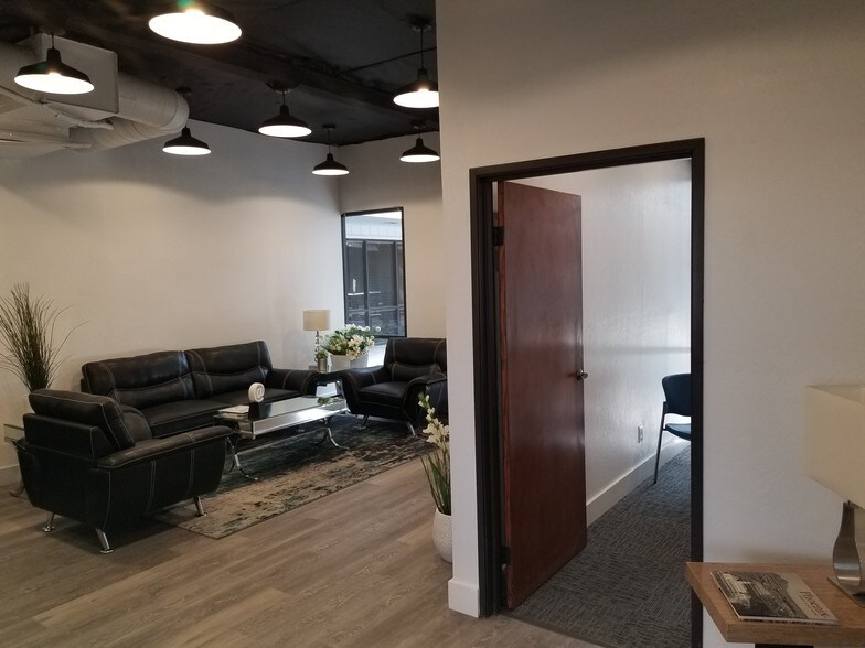 More Photos Of 8601 N Black Canyon Hwy, Phoenix Medical For Lease