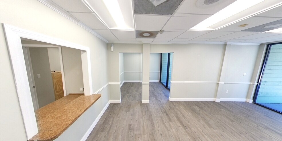 More Photos Of 8837 Goodbys Executive Dr, Jacksonville Medical For Lease