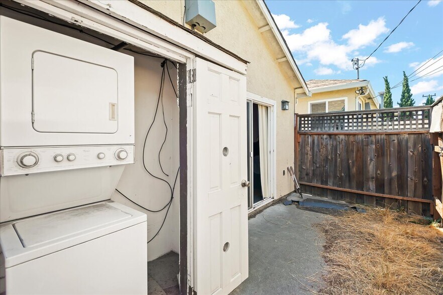 More Photos Of 26047 Gading Rd, Hayward Apartments For Sale