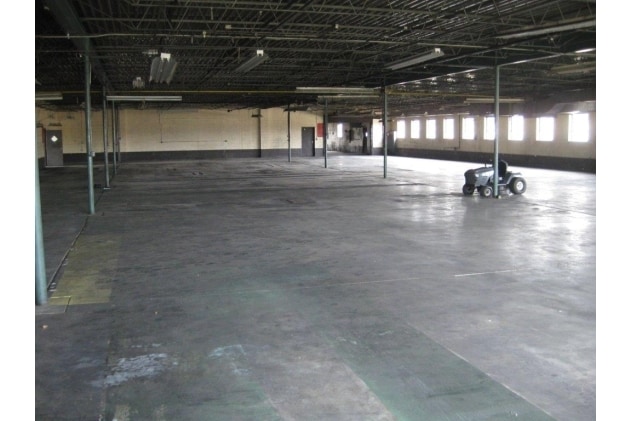 More Photos Of 1125 E 3rd St, Sandwich Warehouse For Sale