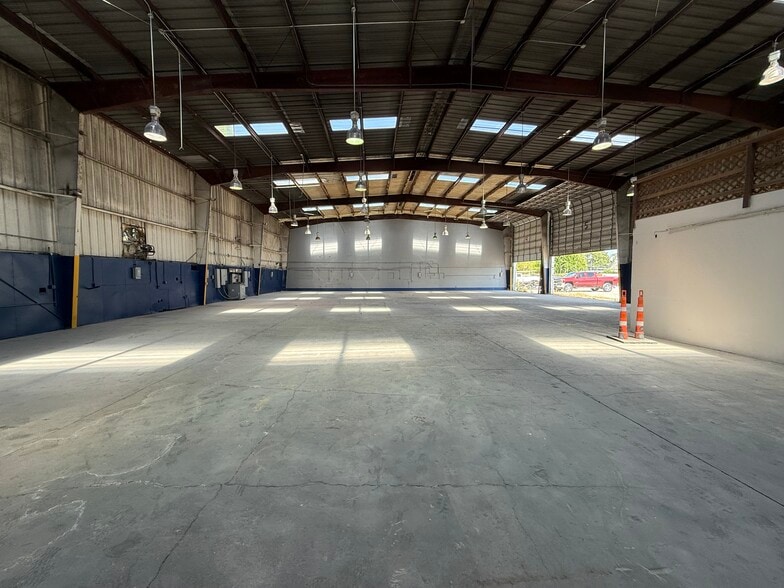 More Photos Of 1505 Brittmoore Rd, Houston Warehouse For Lease