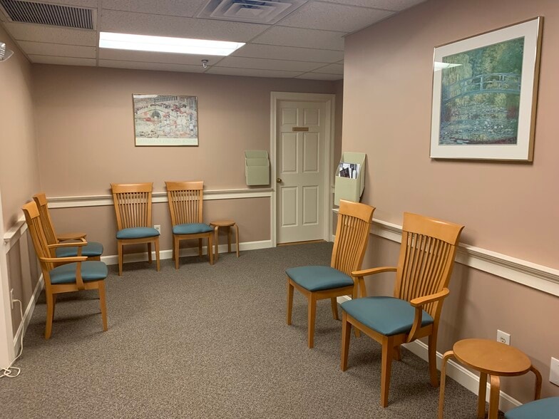More Photos Of 74-76 Bedford St, Lexington Office For Lease