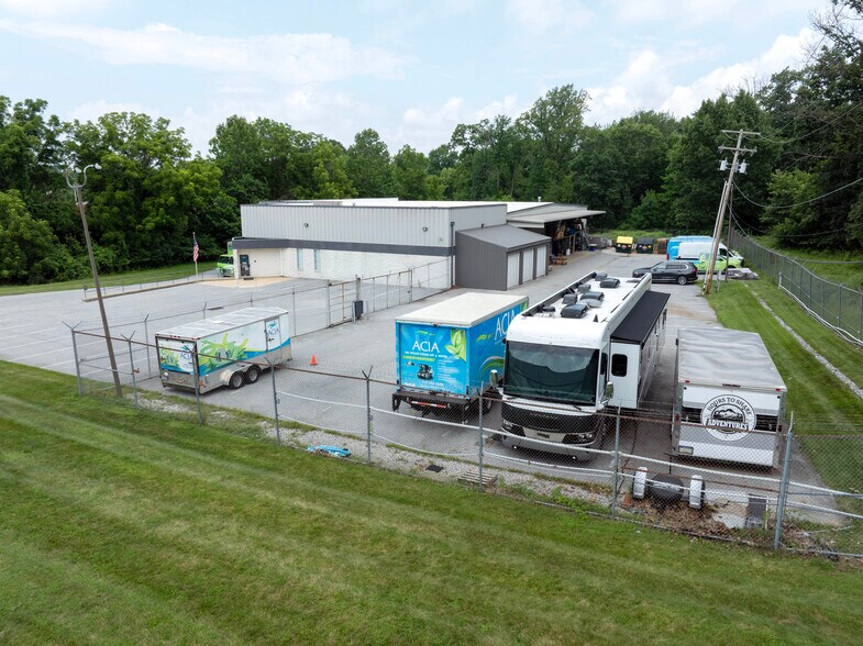 More Photos Of 3430 Woodbridge Ct, York Warehouse For Lease