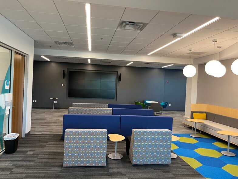 More Photos Of 1110 W Hibiscus Ave, Melbourne Flex For Lease