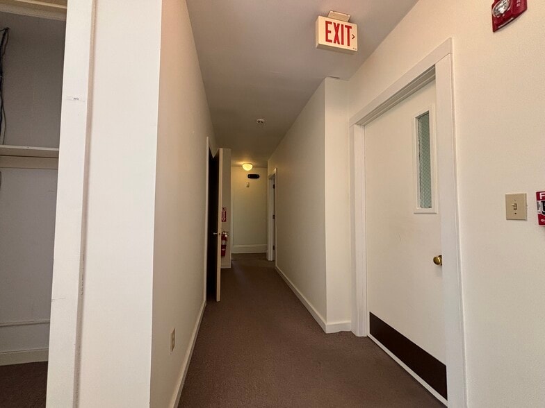 More Photos Of 60 Cottage St, Great Barrington Office For Sale