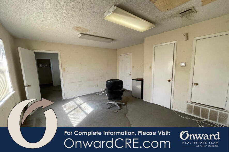 More Photos Of 1037 Industrial Blvd, Hewitt Distribution For Lease