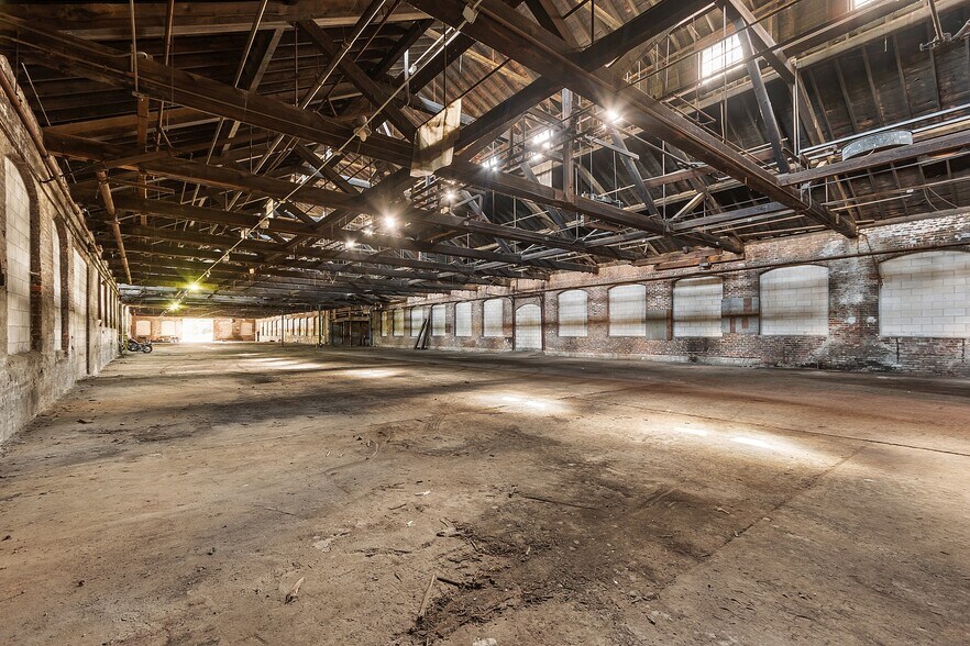 More Photos Of 70 W River St, Orange Warehouse For Lease