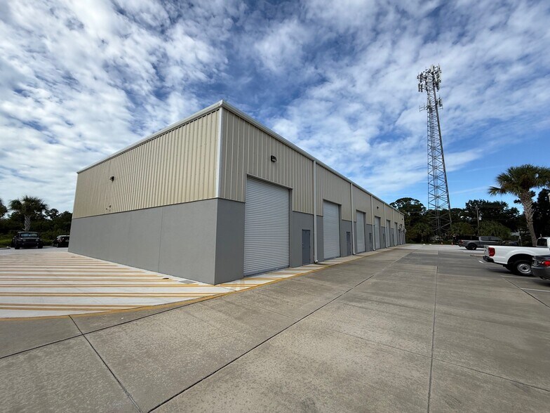 More Photos Of 2161 Franklin Drive NE, Palm Bay Warehouse For Lease