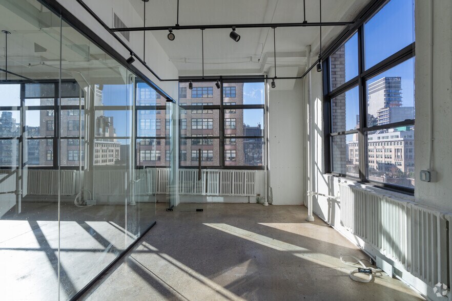 More Photos Of 121 Varick St, New York Loft Creative Space For Lease