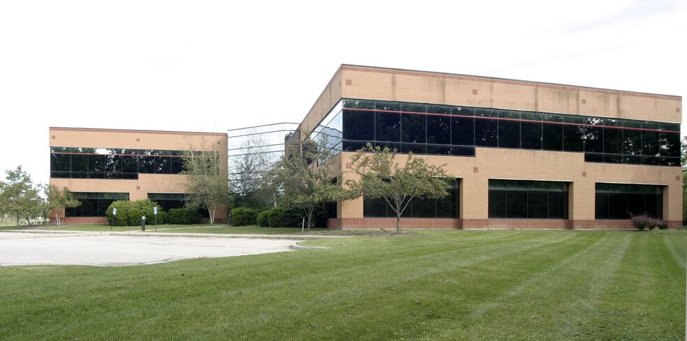 More Photos Of 17500 Rockside Rd, Bedford Office For Lease