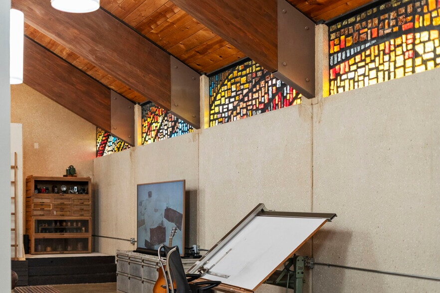 More Photos Of 4720 Avenue O 1/2, Galveston Showroom For Sale
