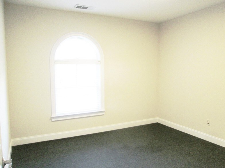 More Photos Of 4080 McGinnis Ferry Rd, Alpharetta Office For Lease