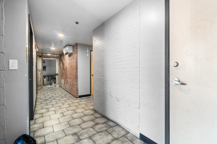More Photos Of 1811 Division St, Nashville Freestanding For Sale