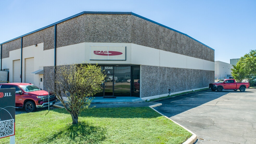 More Photos Of 6546 Petropark Dr, Houston Warehouse For Lease