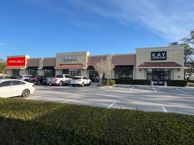 More Photos Of 917 N US Highway 441, Lady Lake Storefront For Lease