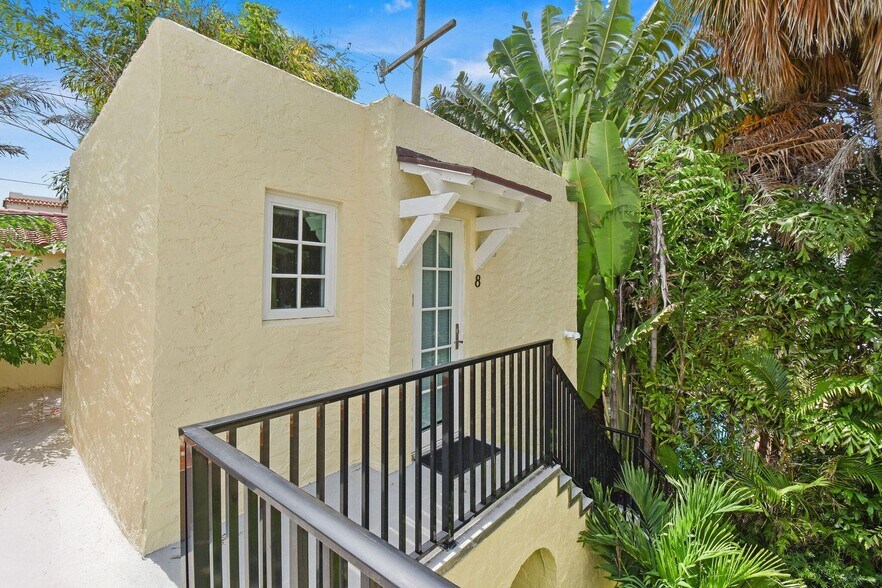 More Photos Of 212 Oleander Ave, Palm Beach Apartments For Sale