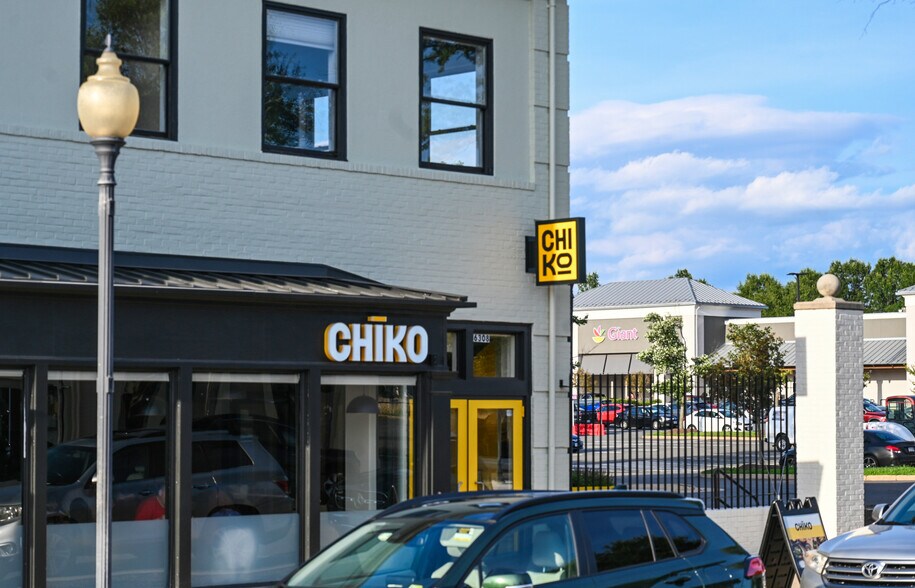 More Photos Of 21050 Southbank St, Sterling Unknown For Lease