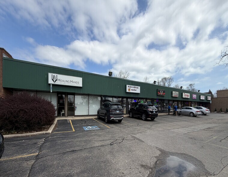 More Photos Of 3510-3528 Dempster St, Skokie Unknown For Lease