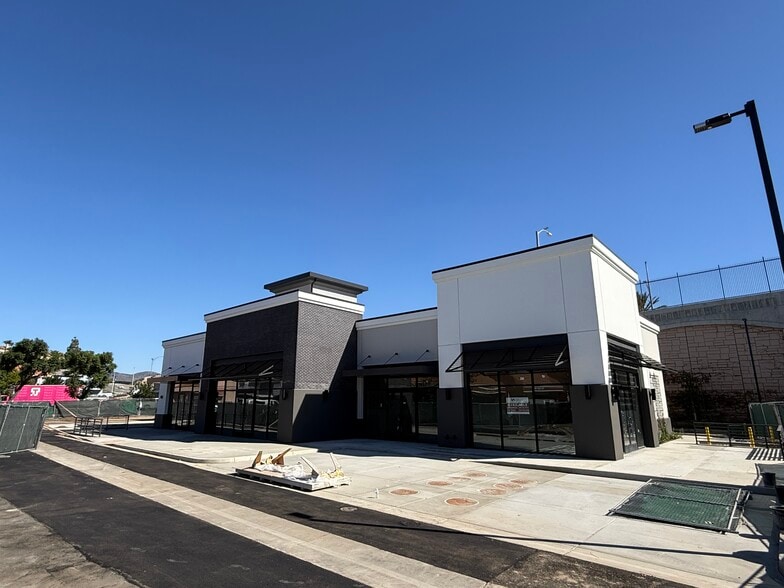 Primary Photo Of 2095 E Orangethorpe Ave, Placentia Fast Food For Lease