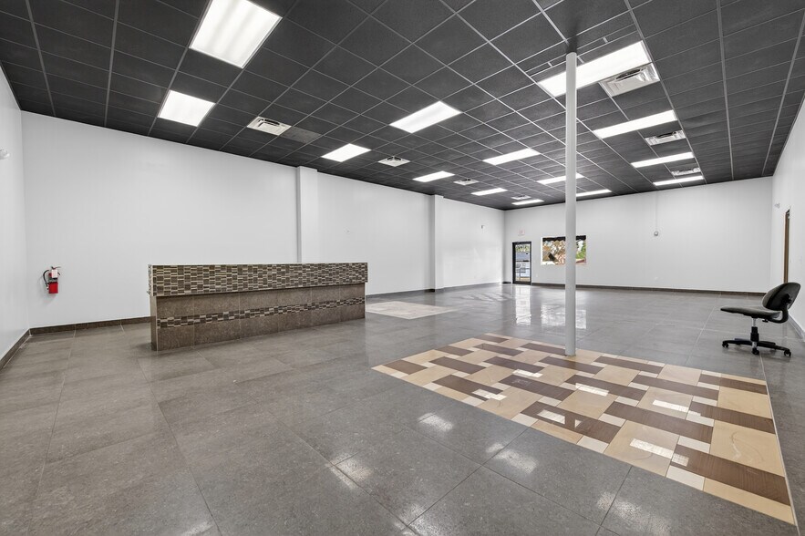 More Photos Of 1740 Segrave St, Daytona Beach Warehouse For Lease