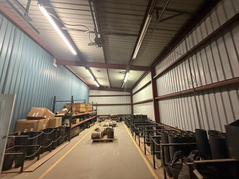 More Photos Of 1602 S Midkiff Rd, Midland Warehouse For Lease