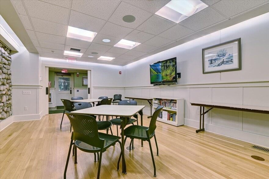 More Photos Of 6683 PA-191, Cresco Flex For Sale