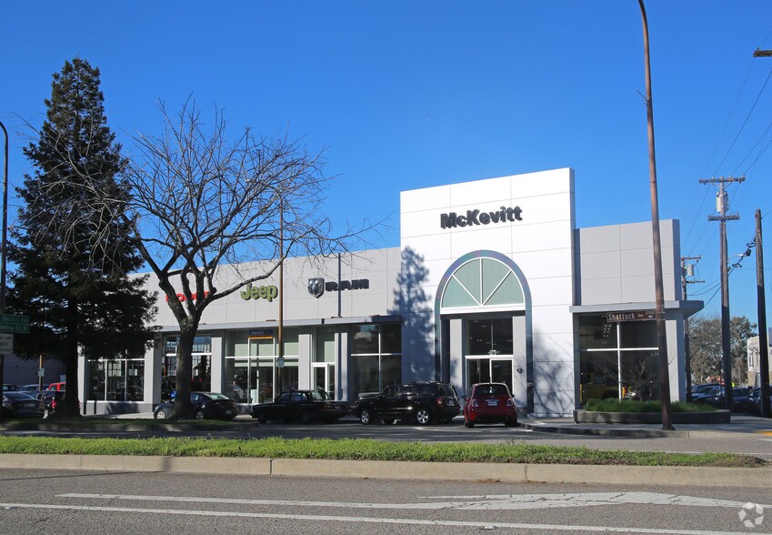 More Photos Of 2700 Shattuck Ave, Berkeley Auto Dealership For Lease