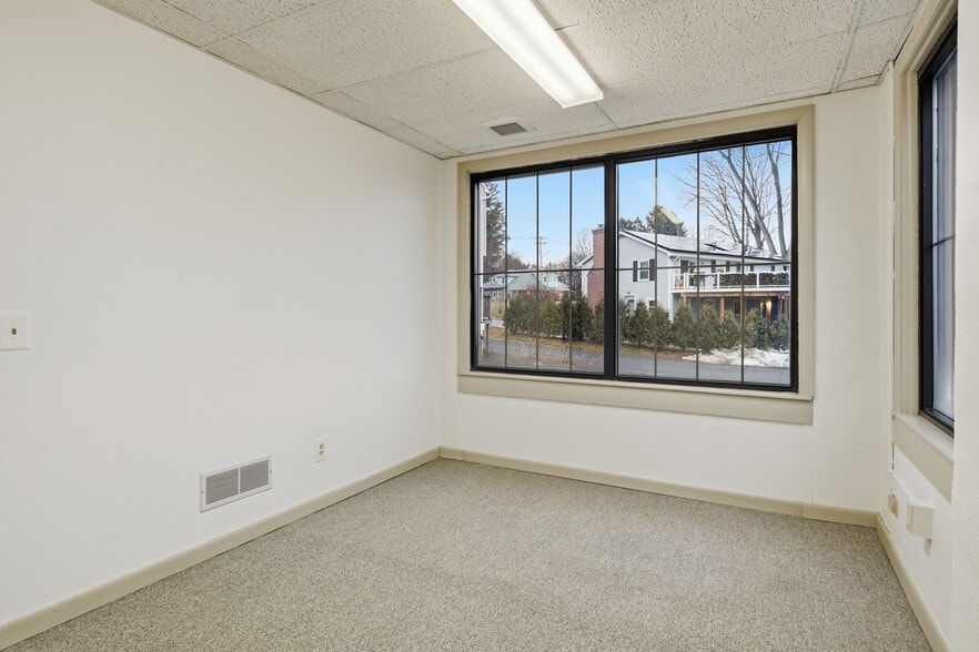 More Photos Of 355 Bridge St, Northampton Office For Lease