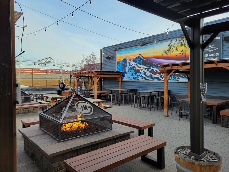 More Photos Of 24 NW Greenwood Ave, Bend Restaurant For Lease
